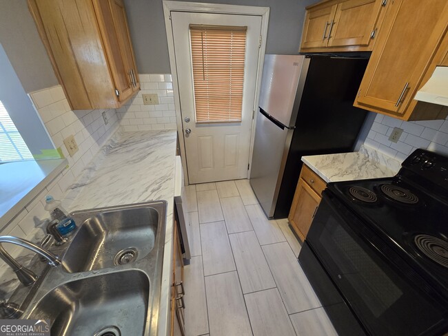 Photo - 629 Hanson St