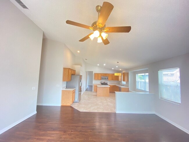 Photo - Lake Mary!  Ready to Move in!! Spacious 4/...