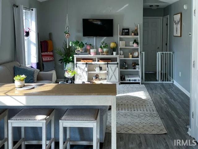 Building Photo - 541 E Cardinal Glen Dr