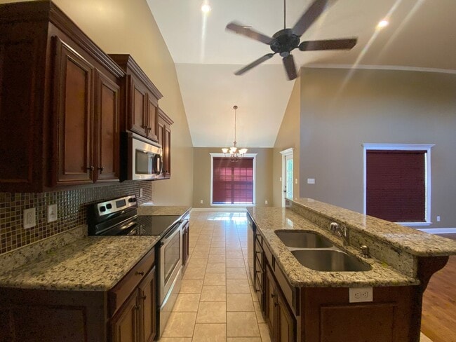 Photo - 4301 Kenilworth Cir