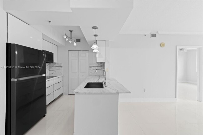 Photo - 2000 N Bayshore Dr Unit # 503