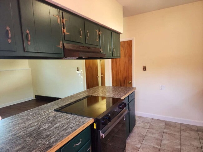 Photo - 5904 Edson St