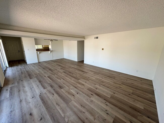 Photo - 900-902 Peninsula St Unit 902
