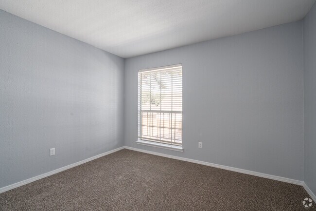 2BR, 2BA - 1,009SF - Second Bedroom