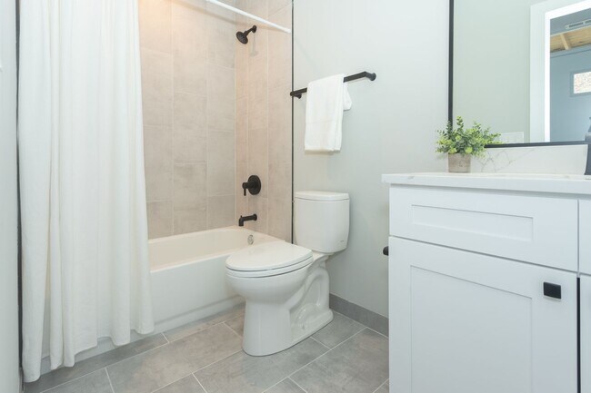 Photo - 4409 N Seeley Ave Unit 4409-3B