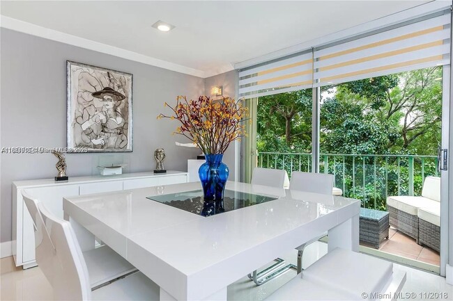 Building Photo - 9350 Fontainebleau Blvd Unit 414