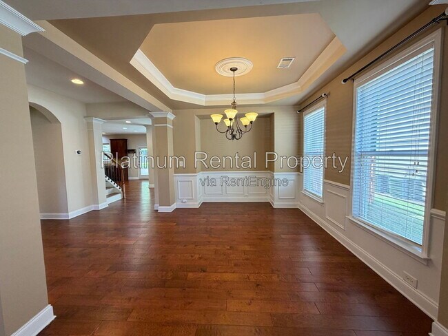 4315 Avondale Ln
