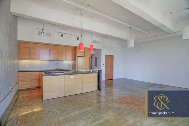 Photo - 2 Mint Plaza Unit 705I