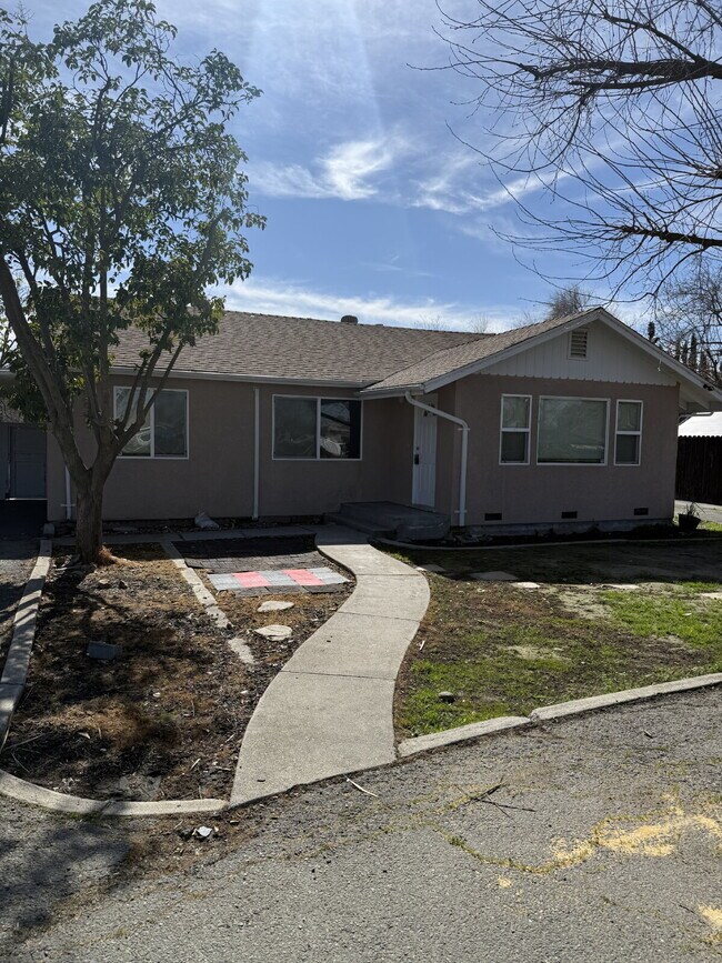 Photo - Charming 3-bedroom, 2-bathroom home located in the heart of Brentwood