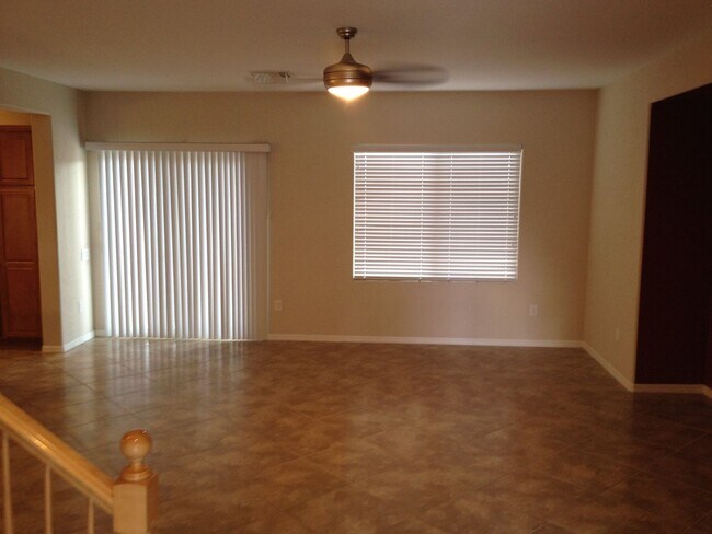 Photo - Aliante. Large Floor Plan, Kitchen has Gra...