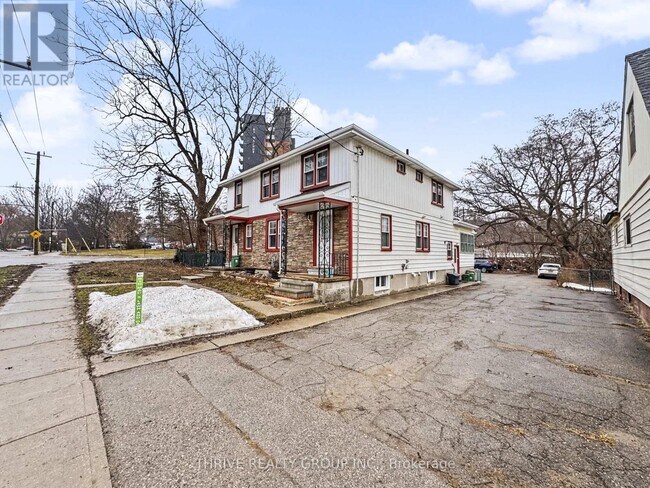 Photo - 136 Walnut St Unit 4