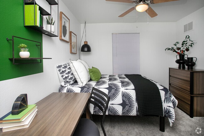 2BR,2BA-850SF