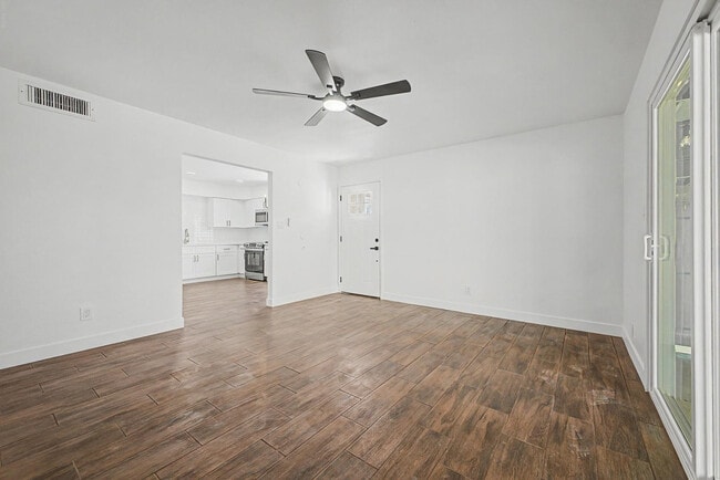 Photo - 4127 N 106th Ave