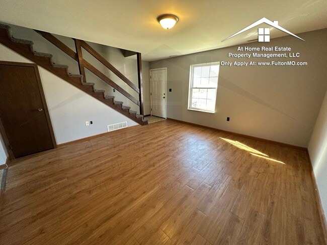 Building Photo - 531 Collier Ln Unit 531 Collier Lane