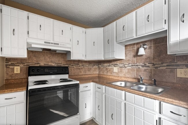 Photo - 791 W Prentice Ave