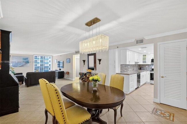 Photo - 2401 Collins Ave Unidad 1005