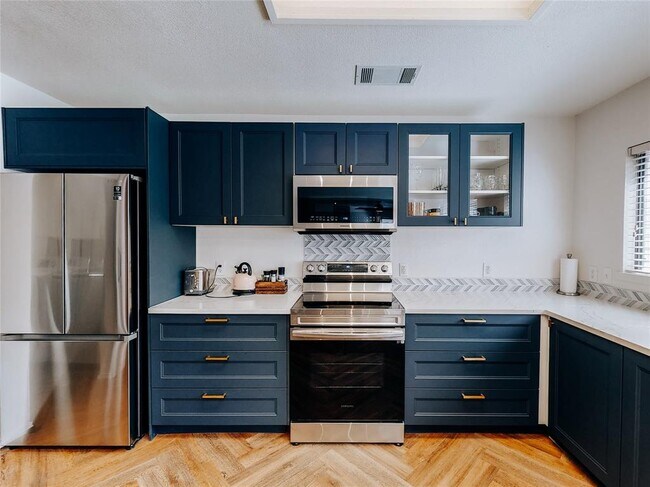 Photo - 2010 Carriage Club Dr