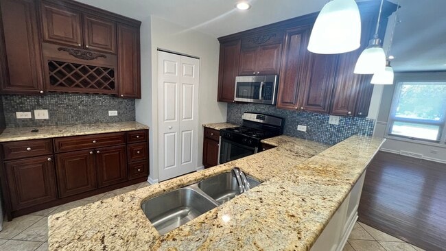 Photo - 3321 Hickory Ln