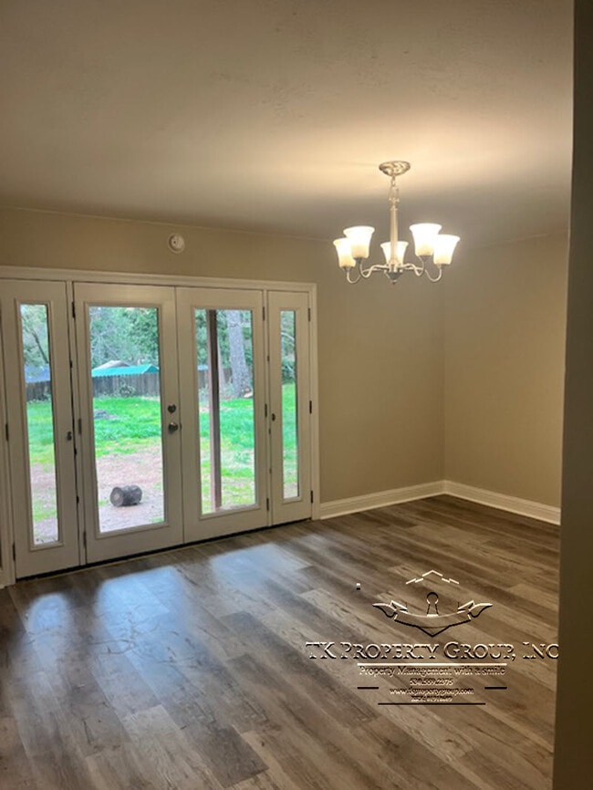 Photo - 10728 Cedar Ave