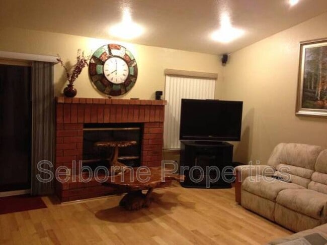 Photo - 6252 Ridgemont Dr