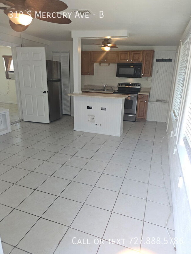 Photo - 310 S Mercury Ave Unit B