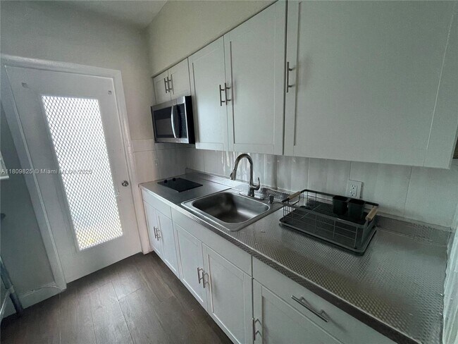 Photo - 761 Euclid Ave Unit 10