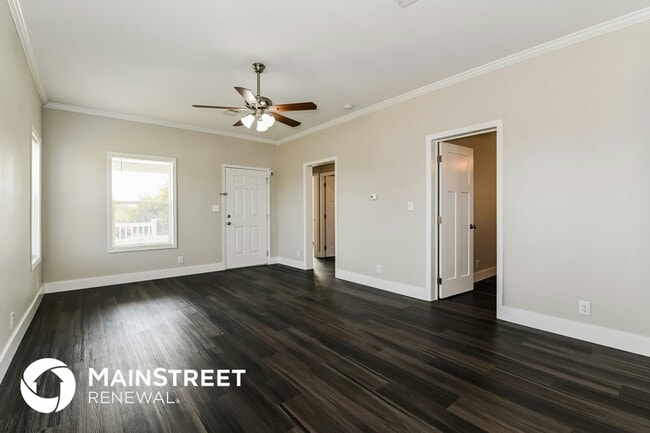 Photo - 3700 9th St W