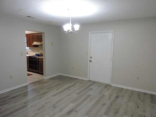 Photo - 813 Valley Rd