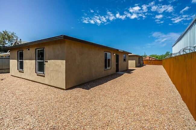 Photo - 615 S Santa Rita Ave