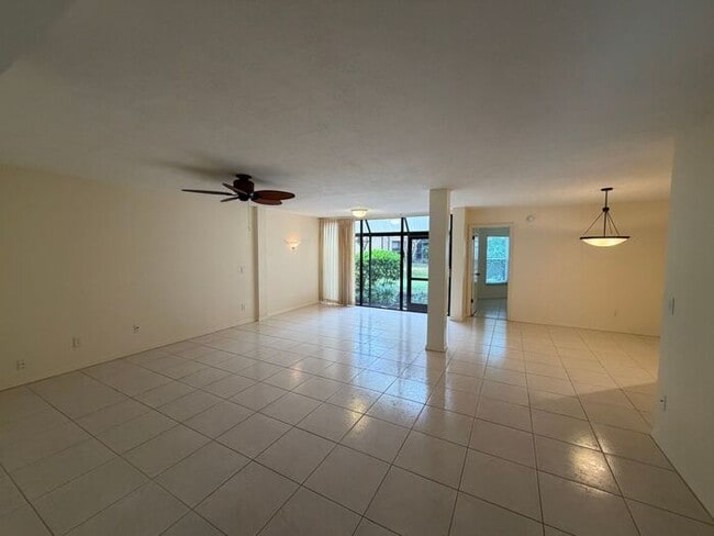 Photo - Spacious 2 Bedroom, 2 Bathroom Condo in Gated Lake Pineloch Village!