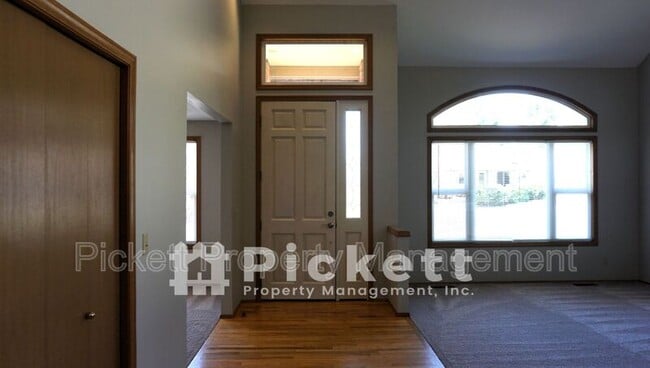 Photo - 12443 Mt Worthington Loop NW