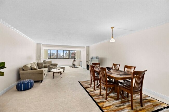 Building Photo - 9 Hawthorne Pl Unit 14N Rental