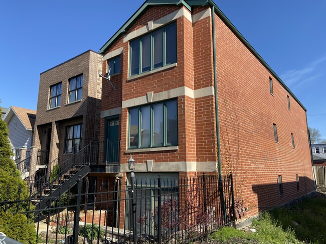 Exterior of Building - Middle Apartment - 2442 W Fillmore St Unit 3