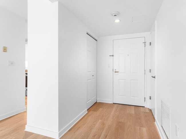Photo - 183 Oak St Unit 304
