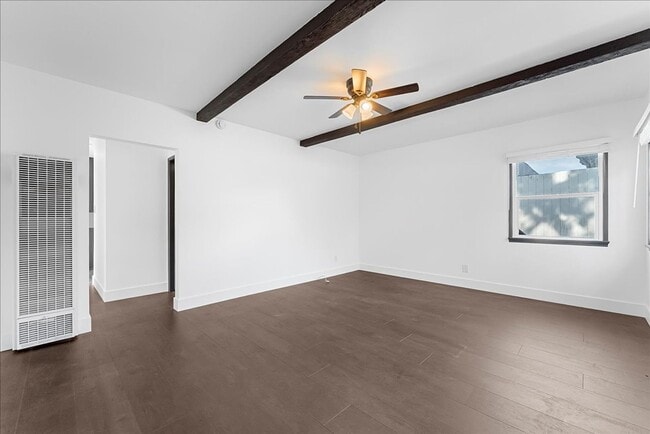 Photo - 107 S Aviation Blvd Unidad FRONT