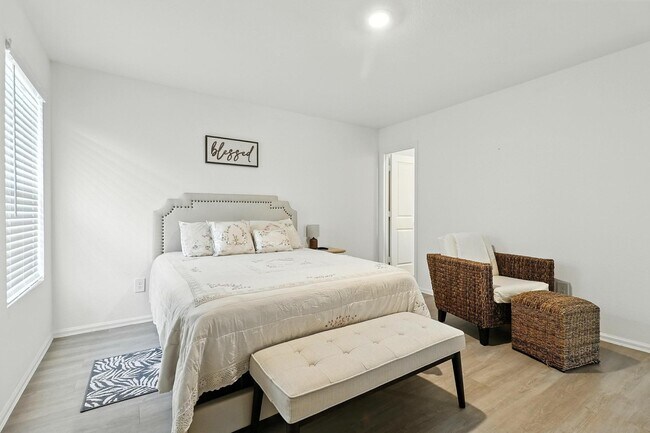 Photo - 379 Jewett Meadow Dr