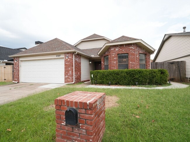 Building Photo - 3 Bed | 2 Bath | South Tulsa