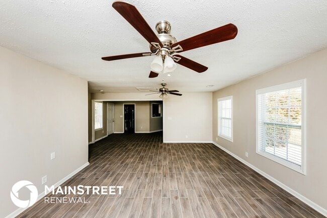 Photo - 18 Thorn Thicket Ct
