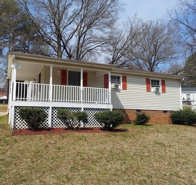 Building Photo - 1105 Meadowbrook Blvd