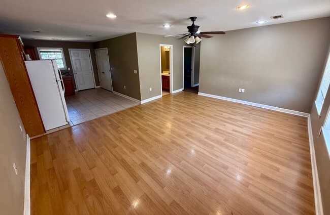2216 Clark St Unit D