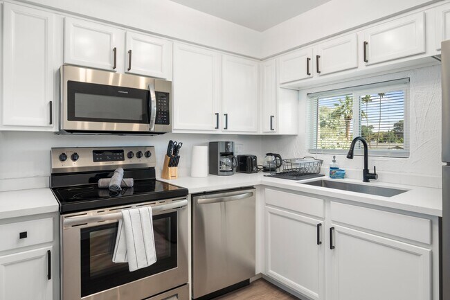 Photo - Venture on 16th