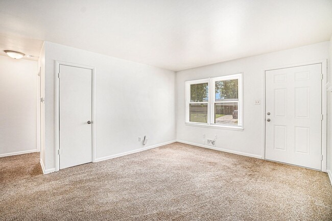 Photo - 9014 Bayless Rd