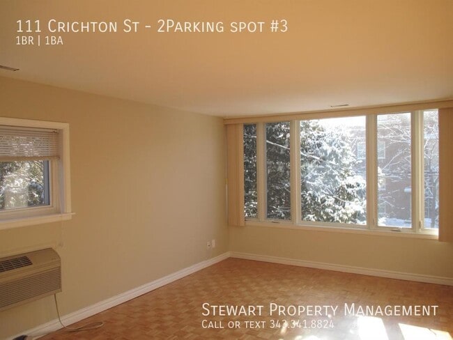 Photo - 111 Crichton St Unité 2Parking spot #3