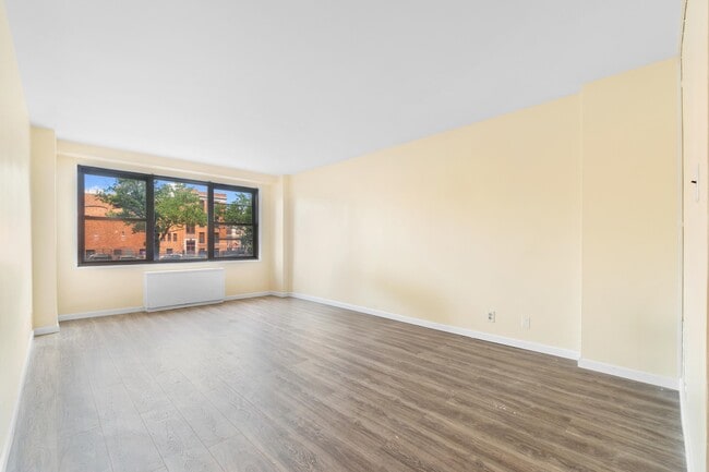 Building Photo - 225 St Pauls Ave Unit S1 Rental
