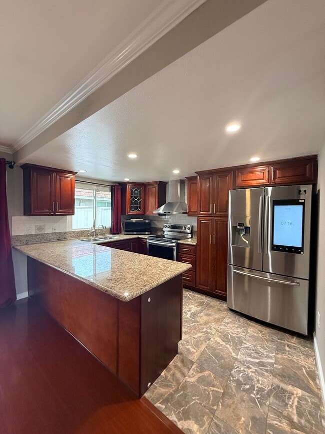 Building Photo - Upgraded 3-bedroom, 2-bath 1,240 sq. ft. i...
