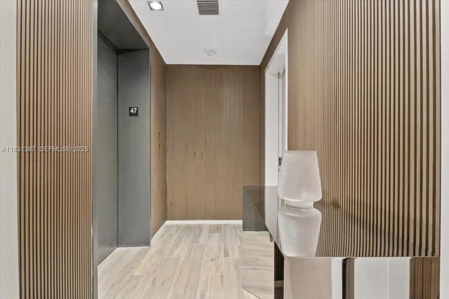 Photo - 801 S Miami Ave Unidad 4708