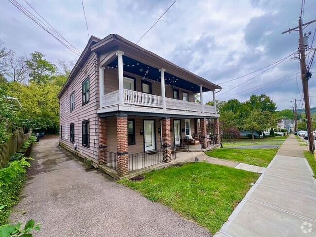 Building Photo - Apartment in beautiful Columbia Tusculum