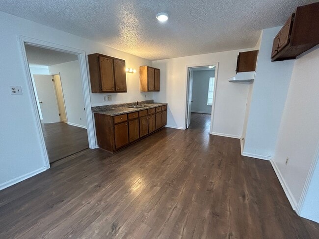 Photo - 1122 Tamm St