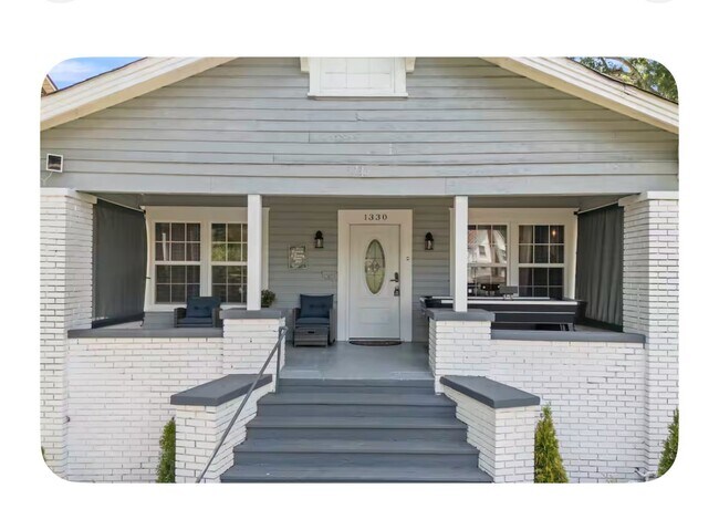 Photo - 1330 Bush Blvd W