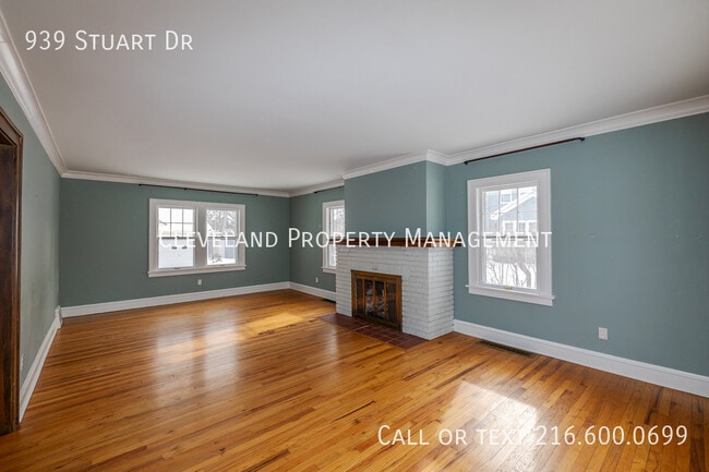 Photo - 939 Stuart Dr